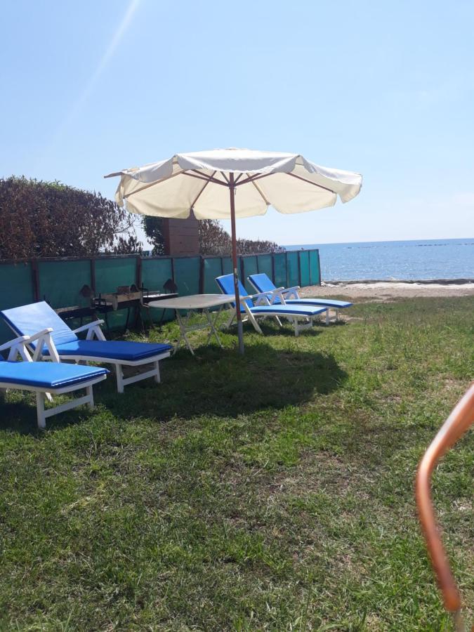 Seafront Beach Party Villa Перволия Екстериор снимка