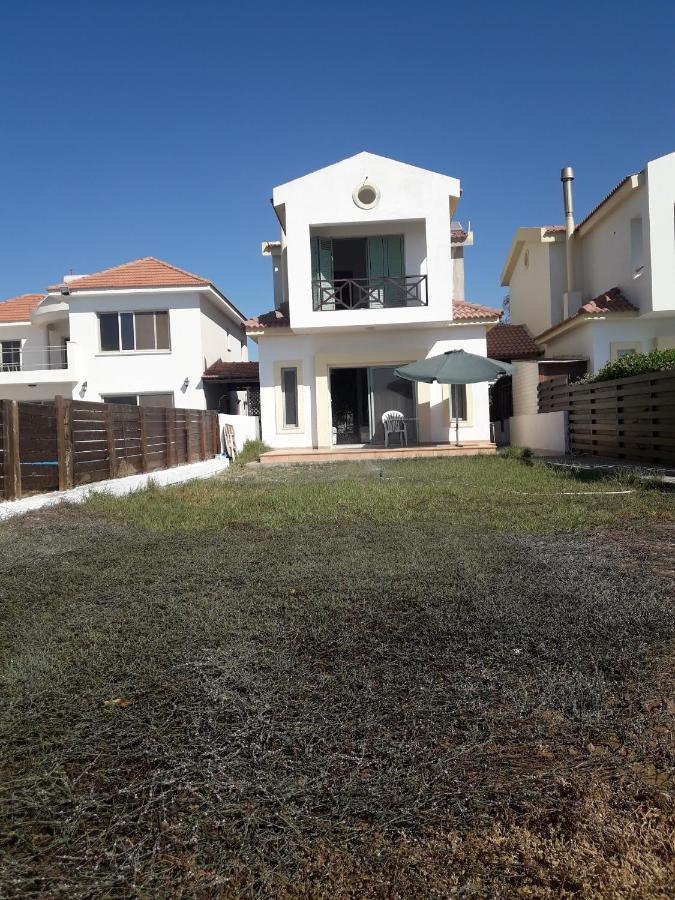 Seafront Beach Party Villa Перволия Екстериор снимка