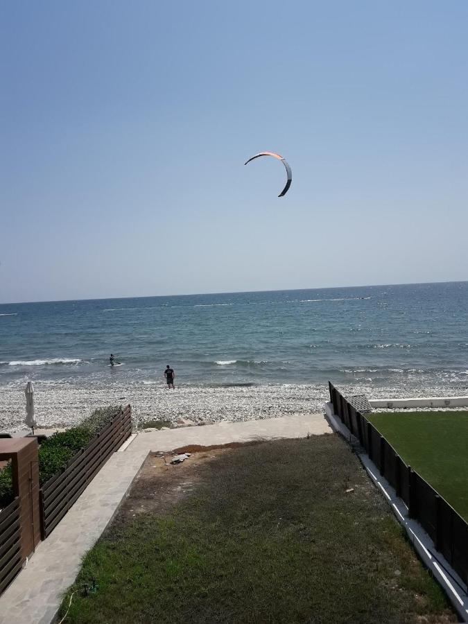 Seafront Beach Party Villa Перволия Екстериор снимка